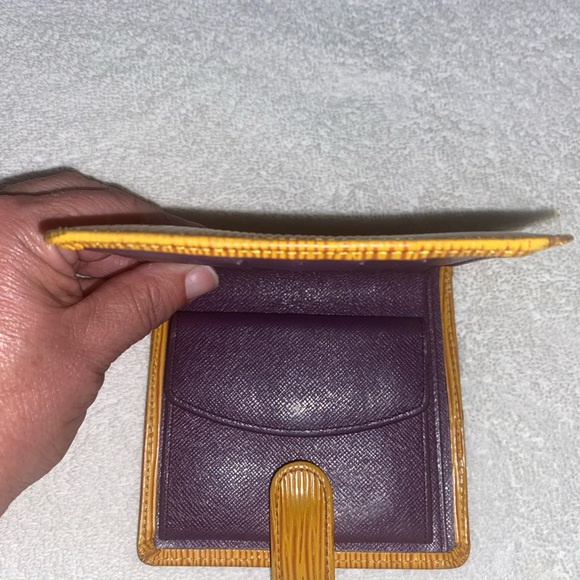 Authentic Louis Vuitton Yellow Epi Snap Wallet - Picture 9 of 13